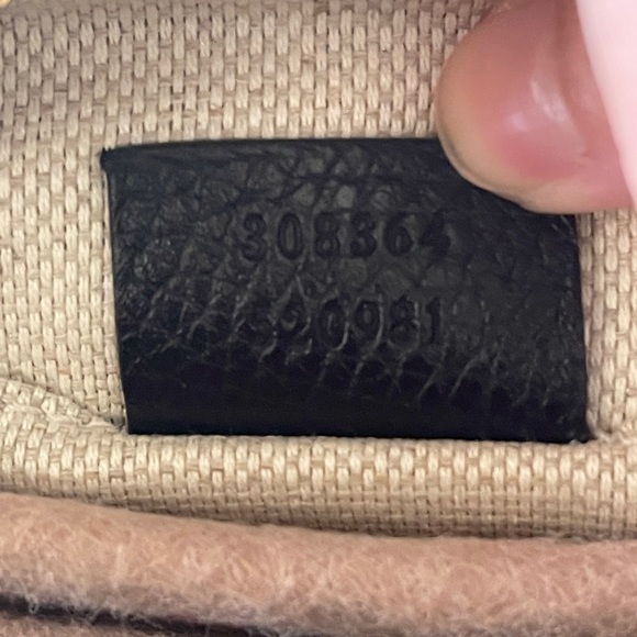 ❌SOLD❌ Gucci Soho Disco in Black - Picture 6 of 10